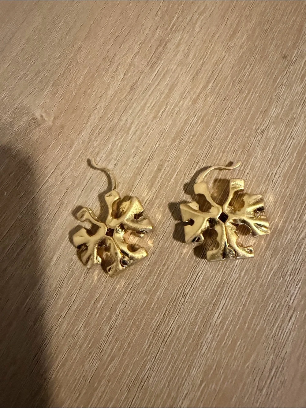 Tory Burch Gold Miller Logo Hoop Earrings New Dust Bag Gift Pouch